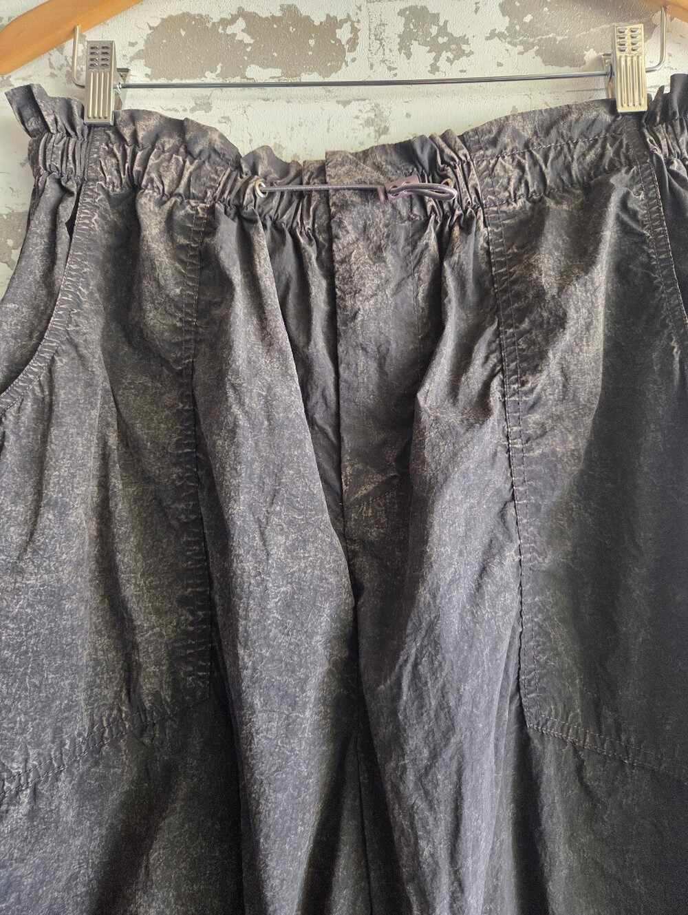 NWT Urban Outfitters Sloan Nylon Baggy Balloon Pants Black L - Picture 3 of 11